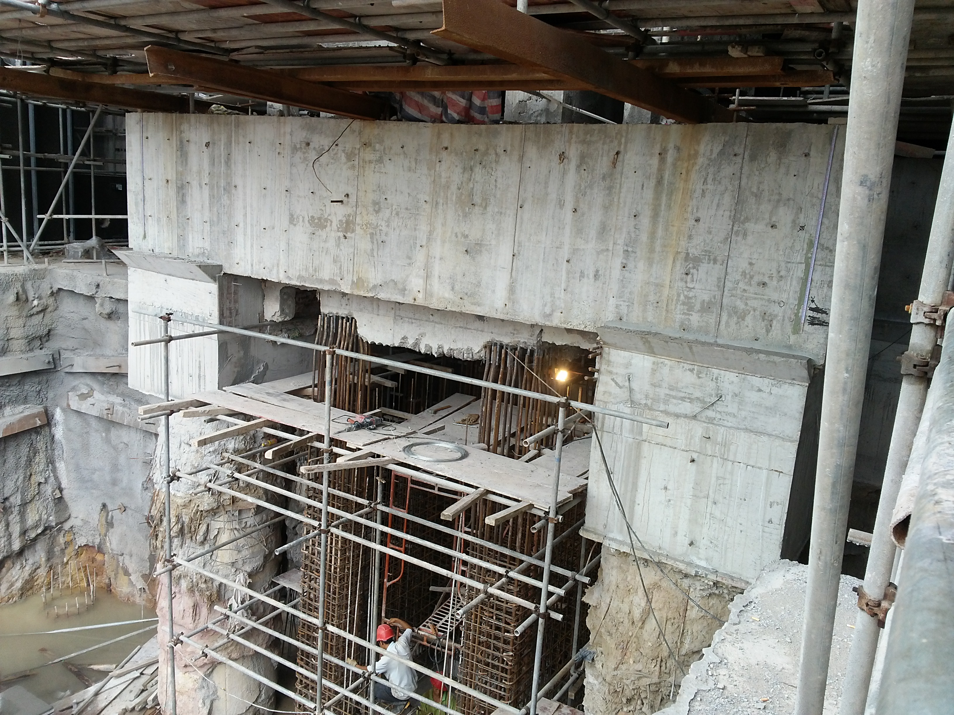 顺德碧桂园某宅桩基托换、电梯井托换、基础加固、地下室基坑支护工程